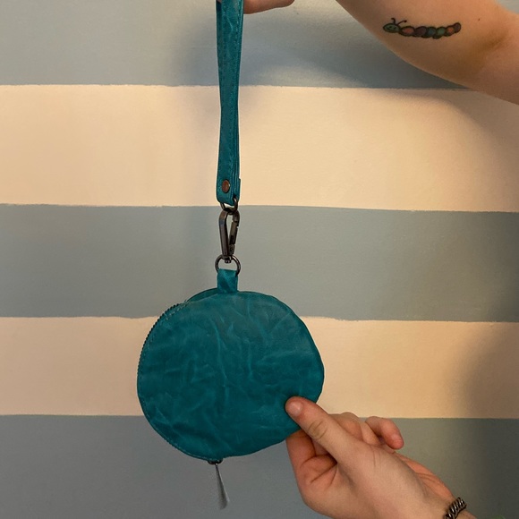 Rosette detail tiny bag wristlet teal - Picture 2 of 4